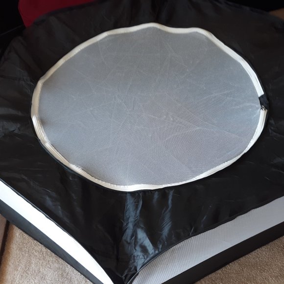 KITTEN OR SMALL CAT TENT - Picture 1 of 4